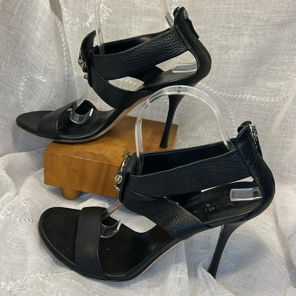 Gucci Elegant Black Stiletto Sandals with buckle - Picture 5 of 16
